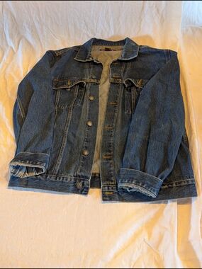 2/50$ Vintage Blue Denim Jean Jacket